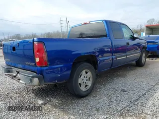 2003 Chevrolet Silverado 1500 with VIN 2GCEC19T731186984, listed as a IAAI auction lot 41521313 with 288,433 mi miles. Bid and sale history available at carsss.com. Image 4.