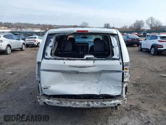 2016 Chrysler Town & Country Touring with VIN 2C4RC1BG8GR205497, listed as a IAAI auction lot 41774882 with 105,159 mi miles. Bid and sale history available at carsss.com. Image 6.