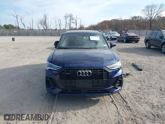 2024 Audi Q3 S line Premium Plus z VIN WA1EECF39R1107267, wystawiony jako IAAI lot #40791219 z przebiegiem 26 658 mil mil oraz . Historia ofert i sprzedaży dostępna na DreamBid. Obrazek 12.