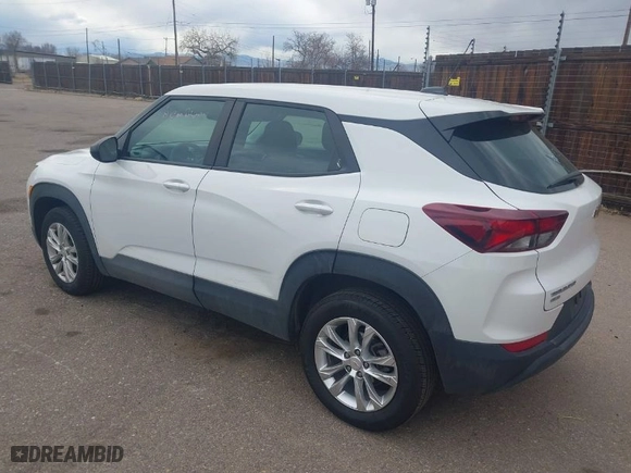 2023 Chevrolet TrailBlazer LS with VIN KL79MNSL4PB051724, listed as a IAAI auction lot 41827970 with 30,643 mi miles. Bid and sale history available at carsss.com. Image 3.