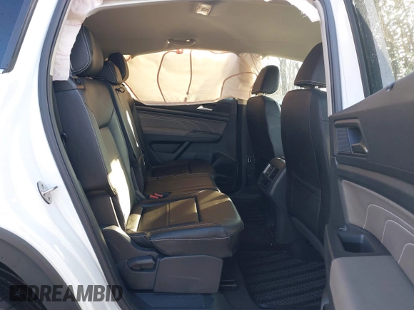 2023 Volkswagen Atlas SE с VIN 1V2HR2CA1PC556110, выставлен на аукционе IAAI как лот 41131285 с пробегом 13 543 миль миль и . История ставок и продаж доступна на DreamBid. Изображение 8.