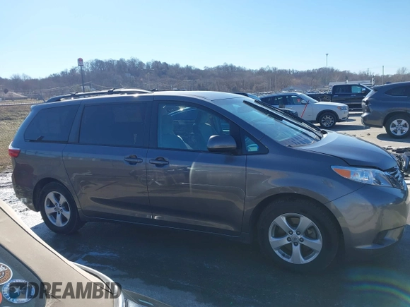 2016 Toyota Sienna LE AAS with VIN 5TDKK3DC1GS732265, listed as a IAAI auction lot 41701180 with 116,738 mi miles. Bid and sale history available at carsss.com. Image 14.