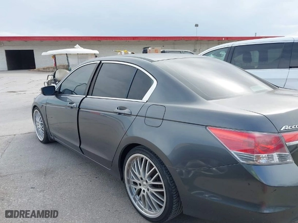 2011 Honda Accord Sdn SE with VIN 1HGCP2F69BA055612, listed as a IAAI auction lot 41782122 with 308,883 mi miles. Bid and sale history available at carsss.com. Image 14.