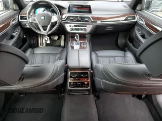 2019 BMW 7 Series 740i xDrive with VIN WBA7E4C51KGV70031, listed as a Copart auction lot 38008974 with 33,555 mi miles and . Bid and sale history available at DreamBid. Image 8.