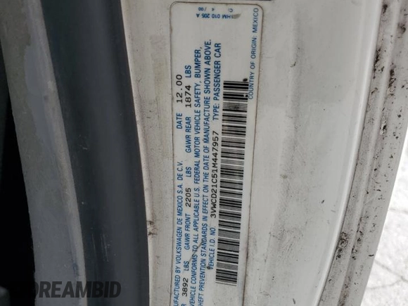 2001 Volkswagen Beetle GLS z VIN 3VWCD21C51M447957, wystawiony jako Copart lot #59517765 z przebiegiem 145 484 mil mil oraz Szkoda całkowita • Salvage title. Historia ofert i sprzedaży dostępna na DreamBid. Obrazek 12.