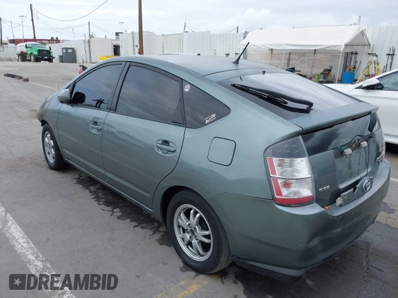 2004 Toyota Prius with VIN JTDKB20U840019578, listed as a IAAI auction lot 42045925 with Not Provided miles and . Bid and sale history available at DreamBid. Image 3.