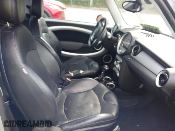 2007 MINI Hardtop S with VIN WMWMF73537TL88038, listed as a IAAI auction lot 42200252 with 70,603 mi miles and . Bid and sale history available at DreamBid. Image 5.