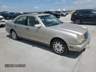 1999 Mercedes-Benz E-Class with VIN WDBJF65H2XA796192, listed as a Copart auction lot 64326604 with 237,141 mi miles and Clean Title. Bid and sale history available at carsss.com. Image 4.