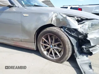2011 BMW 1 Series 128i с VIN WBAUN1C56BVH82939, выставлен на аукционе IAAI как лот 41700305 с пробегом 91 792 миль миль и . История ставок и продаж доступна на DreamBid. Изображение 12.