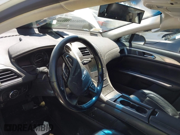 2016 Lincoln MKZ Hybrid z VIN 3LN6L2LU5GR613636, wystawiony jako IAAI lot #42613605 z przebiegiem Nie podano mil oraz . Historia ofert i sprzedaży dostępna na DreamBid. Obrazek 12.