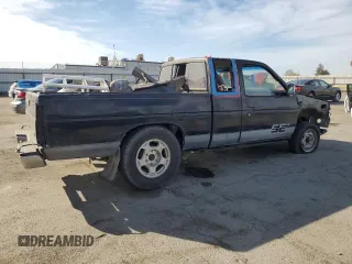 1993 Nissan Hardbody z VIN 1N6HD16SXPC310961, wystawiony jako Copart lot #79261954 z przebiegiem 329 438 mil mil oraz Szkody całkowita. Historia ofert i sprzedaży dostępna na DreamBid. Obrazek 3.