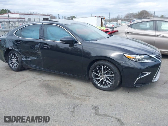 2018 Lexus ES with VIN 58ABK1GG0JU088946, listed as a IAAI auction lot 41720270 with 154,064 mi miles. Bid and sale history available at carsss.com. Image 1.