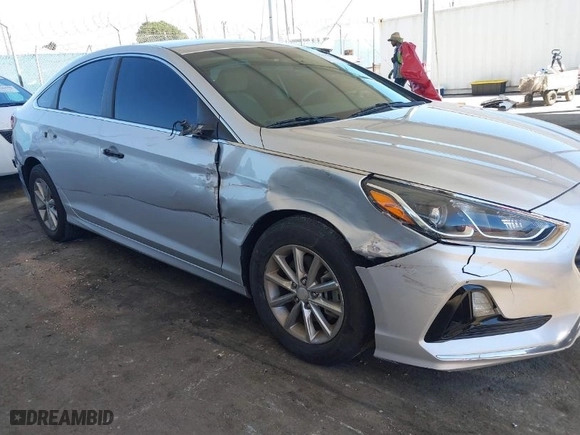 2018 Hyundai Sonata SE with VIN 5NPE24AFXJH620272, listed as a IAAI auction lot 41866385 with 42,606 mi miles. Bid and sale history available at carsss.com. Image 6.