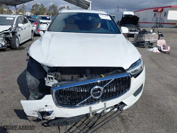 2019 Volvo XC60 Momentum with VIN LYV102DK8KB255769, listed as a IAAI auction lot 41573224 with 45,249 mi miles. Bid and sale history available at carsss.com. Image 12.