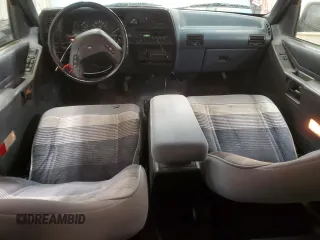 1992 Ford Explorer Eddie Bauer with VIN 1FMDU34X7NUB94682, listed as a Copart auction lot 44726775 with 46,626 mi miles and Clean title. Bid and sale history available at DreamBid. Image 8.
