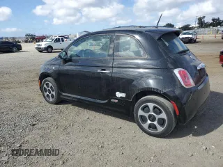 2015 FIAT 500e z VIN 3C3CFFGE7FT726048, wystawiony jako Copart lot #78305504 z przebiegiem 77 287 mil mil oraz Czysty tytuł • Clean title. Historia ofert i sprzedaży dostępna na DreamBid. Obrazek 2.