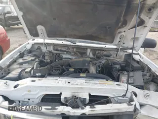 2000 Mazda B-Series 2WD Truck SX with VIN 4F4YR12C4YTM29858, listed as a IAAI auction lot 41473810 with 261,518 mi miles. Bid and sale history available at carsss.com. Image 10.