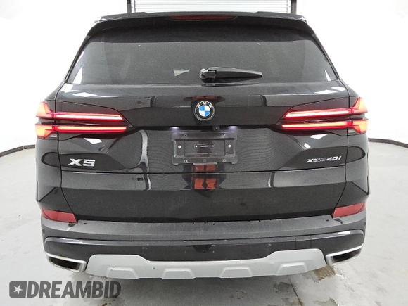 2024 BMW X5 xDrive40i z VIN 5UX23EU04R9T53436, wystawiony jako Copart lot #49401355 z przebiegiem 31 358 mil mil oraz Tytuł czysty. Historia ofert i sprzedaży dostępna na DreamBid. Obrazek 6.