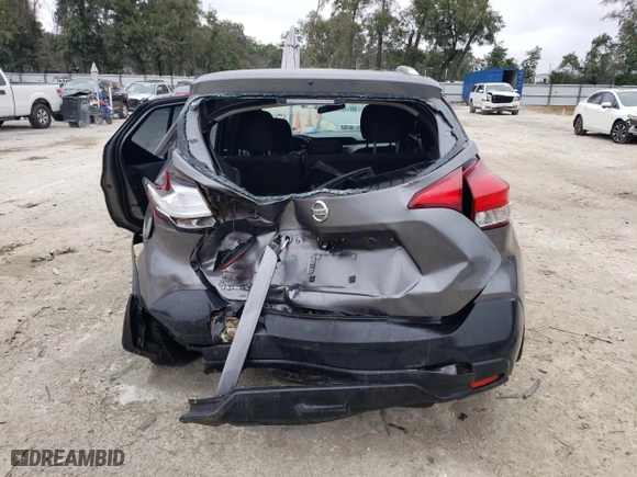 2018 Nissan Kicks SV with VIN 3N1CP5CU7JL508073, listed as a Copart auction lot 86059914 with 83,731 mi miles and Non Repairable. Bid and sale history available at carsss.com. Image 6.
