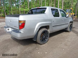 2006 Honda Ridgeline RTS with VIN 2HJYK16456H567706, listed as a IAAI auction lot 42109917 with 204,256 mi miles. Bid and sale history available at carsss.com. Image 4.