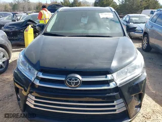 2019 Toyota Highlander SE with VIN 5TDJZRFH1KS603437, listed as a IAAI auction lot 41748341 with 67,814 mi miles. Bid and sale history available at carsss.com. Image 12.