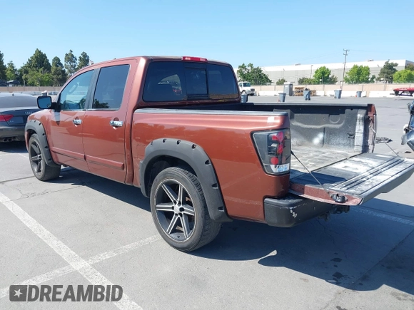 2004 Nissan Titan LE z VIN 1N6AA07A84N514538, wystawiony jako IAAI lot #42396385 z przebiegiem 214 783 mil mil oraz . Historia ofert i sprzedaży dostępna na DreamBid. Obrazek 3.