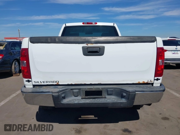 2009 Chevrolet Silverado 1500 Work Truck with VIN 1GCEC14019Z276063, listed as a IAAI auction lot 41654795 with 190,331 mi miles. Bid and sale history available at carsss.com. Image 16.