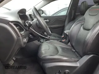 2019 Jeep Cherokee Trailhawk with VIN 1C4PJMBXXKD127749, listed as a Copart auction lot 50035205 with Not Provided miles and Salvage Title. Bid and sale history available at DreamBid. Image 7.