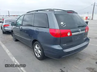 2006 Toyota Sienna XLE with VIN 5TDZA22C86S449617, listed as a IAAI auction lot 42204609 with 189,879 mi miles. Bid and sale history available at carsss.com. Image 3.