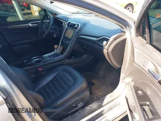 2014 Ford Fusion SE with VIN 3FA6P0HR0ER104588, listed as a IAAI auction lot 41573701 with 281,160 mi miles. Bid and sale history available at carsss.com. Image 5.