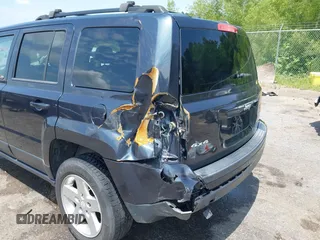 2016 Jeep Patriot Sport with VIN 1C4NJRBB1GD508678, listed as a IAAI auction lot 42597932 with 204,806 mi miles and . Bid and sale history available at DreamBid. Image 6.