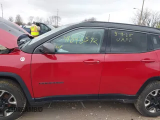2018 Jeep Compass Trailhawk with VIN 3C4NJDDB2JT441865, listed as a IAAI auction lot 41848542 with 109,696 mi miles and . Bid and sale history available at carsss.com. Image 14.