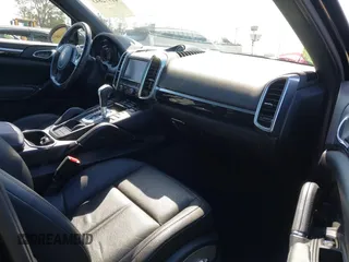 2012 Porsche Cayenne S Hybrid with VIN WP1AE2A23CLA93096, listed as a IAAI auction lot 41972843 with 79,139 mi miles. Bid and sale history available at carsss.com. Image 5.