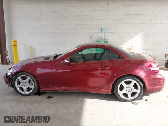 2008 Mercedes-Benz SLK 350 с VIN WDBWK56F58F176045, выставлен на аукционе IAAI как лот 42271253 с пробегом 111 908 миль миль и . История ставок и продаж доступна на DreamBid. Изображение 15.