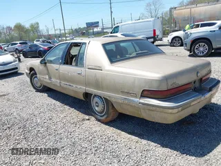 1993 Buick Roadmaster Ltd with VIN 1G4BT5376PR415685, listed as a IAAI auction lot 41946692 with 214,654 mi miles and . Bid and sale history available at DreamBid. Image 3.