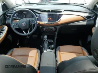 2021 Buick Encore GX Essence z VIN KL4MMFSL3MB145909, wystawiony jako Copart lot #59030565 z przebiegiem 9 279 mil mil oraz Nie do naprawy • Non repairable. Historia ofert i sprzedaży dostępna na DreamBid. Obrazek 8.
