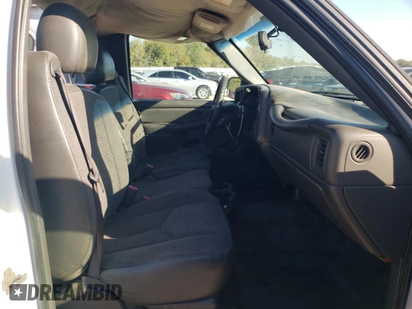 2005 Chevrolet Silverado 1500 Work Truck с VIN 1GCEC14V45Z233374, выставлен на аукционе Copart как лот 73718324 с пробегом 201 140 миль миль и Списание • Salvage title. История ставок и продаж доступна на DreamBid. Изображение 10.