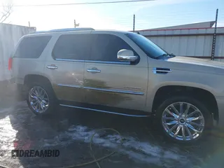 2007 Cadillac Escalade z VIN 1GYFK63857R338177, wystawiony jako IAAI lot #41615600 z przebiegiem 155 755 mil mil oraz . Historia ofert i sprzedaży dostępna na DreamBid. Obrazek 13.