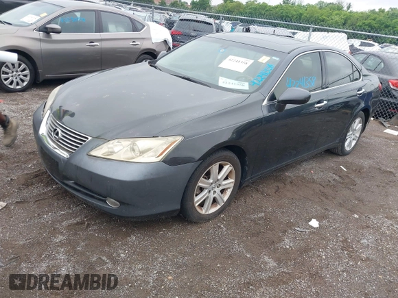 2008 Lexus ES 330 z VIN JTHBJ46G082196229, wystawiony jako IAAI lot #42241358 z przebiegiem 240 786 mil mil oraz . Historia ofert i sprzedaży dostępna na DreamBid. Obrazek 2.