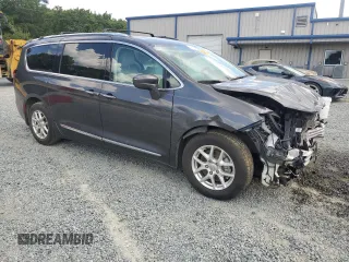 2020 Chrysler Pacifica Touring L with VIN 2C4RC1BG4LR223523, listed as a Copart auction lot 66622825 with 86,600 mi miles and Salvage title. Bid and sale history available at DreamBid. Image 4.