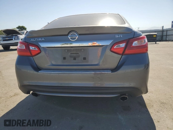 2016 Nissan Altima SR z VIN 1N4AL3AP5GC209029, wystawiony jako Copart lot #55973955 z przebiegiem 131 909 mil mil oraz Szkoda całkowita • Salvage title. Historia ofert i sprzedaży dostępna na DreamBid. Obrazek 6.