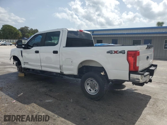 2019 Ford F-250 XL with VIN 1FT7W2BT8KED85152, listed as a Copart auction lot 59598275 with 171,026 mi miles and Salvage title. Bid and sale history available at DreamBid. Image 2.