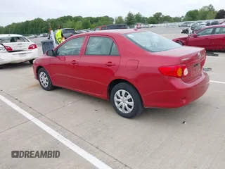 2010 Toyota Corolla z VIN 1NXBU4EE4AZ195793, wystawiony jako IAAI lot #42347613 z przebiegiem 203 396 mil mil oraz . Historia ofert i sprzedaży dostępna na DreamBid. Obrazek 3.