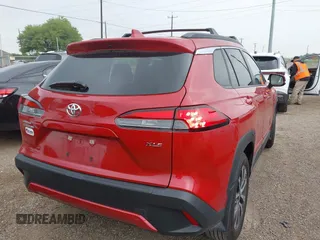 2024 Toyota Corolla Cross XLE с VIN 7MUDAAAG0RV094154, выставлен на аукционе IAAI как лот 42198237 с пробегом 6 109 миль миль и . История ставок и продаж доступна на DreamBid. Изображение 4.