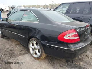 2005 Mercedes-Benz CLK 320 z VIN WDBTJ65J15F153987, wystawiony jako IAAI lot #41771112 z przebiegiem 208 754 mil mil oraz . Historia ofert i sprzedaży dostępna na DreamBid. Obrazek 3.