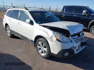 2014 Subaru Outback 2.5i Premium with VIN 4S4BRBCC7E3298502, listed as a IAAI auction lot 41502057 with 127,046 mi miles. Bid and sale history available at carsss.com. Image 1.