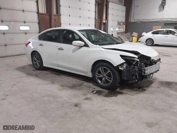 2016 Nissan Altima 2.5 SR with VIN 1N4AL3AP4GN329666, listed as a IAAI auction lot 41687425 with 177,040 mi miles. Bid and sale history available at carsss.com. Image 1.