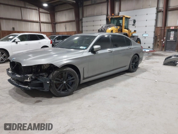 2020 BMW 7 Series 750i xDrive with VIN WBA7U2C06LBX84829, listed as a IAAI auction lot 41748781 with 70,450 mi miles. Bid and sale history available at carsss.com. Image 2.
