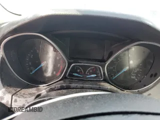 2018 Ford Focus SE z VIN 1FADP3F24JL204488, wystawiony jako Copart lot #54733625 z przebiegiem Nie podano mil oraz Szkoda całkowita • Salvage title. Historia ofert i sprzedaży dostępna na DreamBid. Obrazek 9.