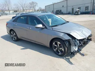 2023 Hyundai Elantra SEL z VIN KMHLS4AG8PU598217, wystawiony jako IAAI lot #41973842 z przebiegiem 9 756 mil mil oraz . Historia ofert i sprzedaży dostępna na DreamBid. Obrazek 1.